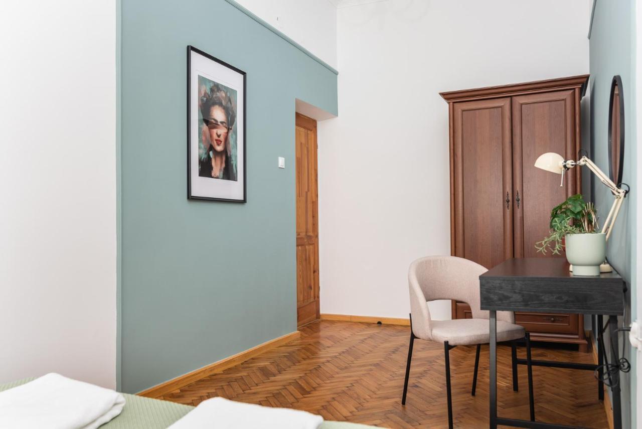 Classy Old Town Apartment - By Upstairs คราคูฟ ภายนอก รูปภาพ