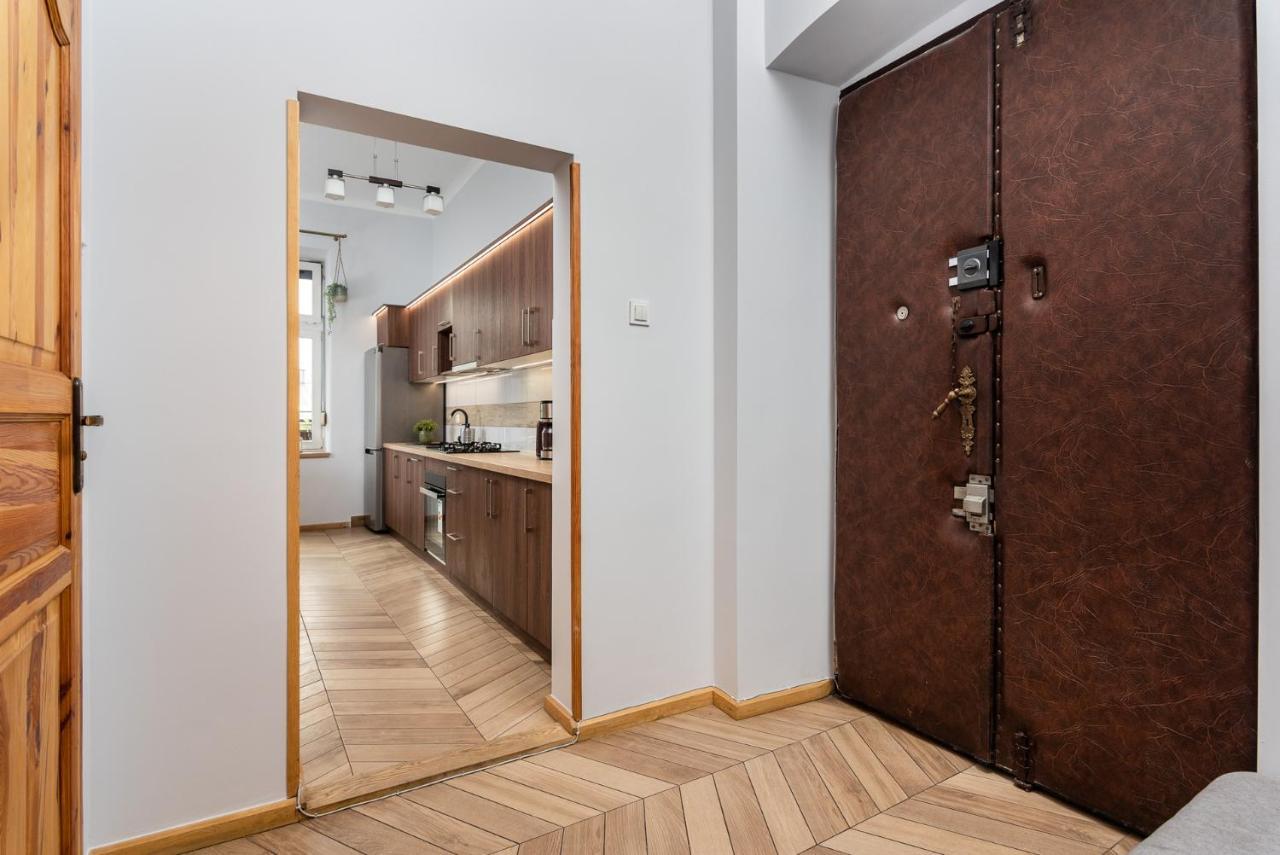 Classy Old Town Apartment - By Upstairs คราคูฟ ภายนอก รูปภาพ