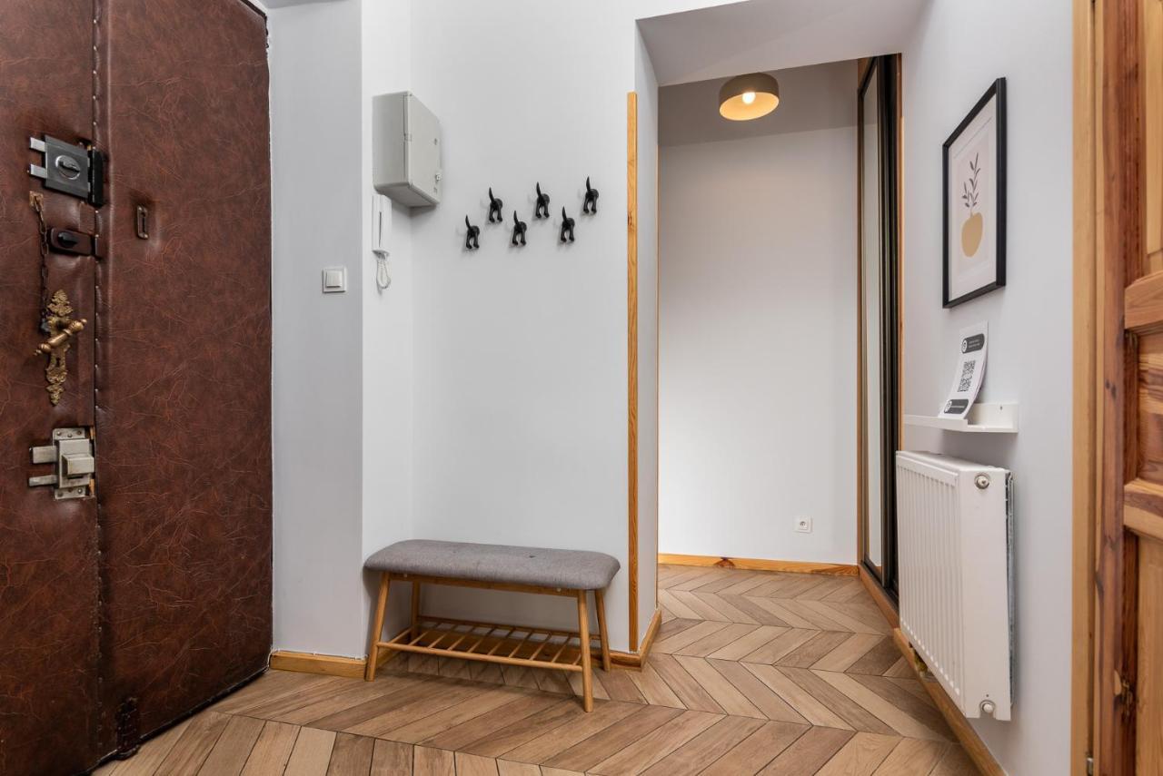 Classy Old Town Apartment - By Upstairs คราคูฟ ภายนอก รูปภาพ