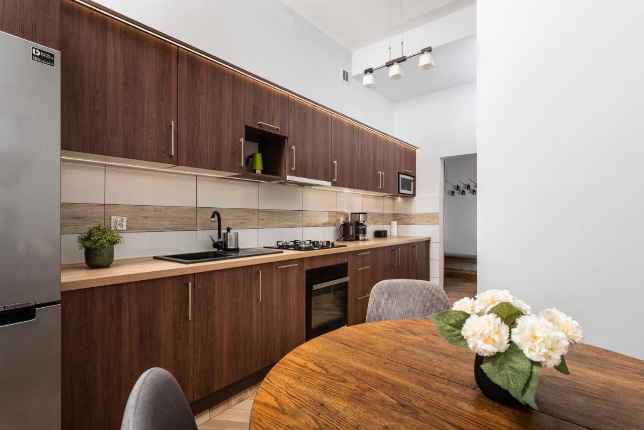 Classy Old Town Apartment - By Upstairs คราคูฟ ภายนอก รูปภาพ