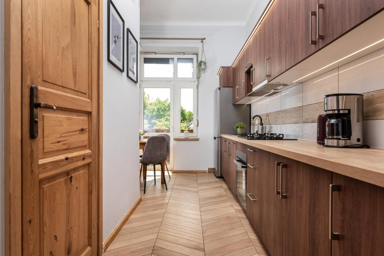 Classy Old Town Apartment - By Upstairs คราคูฟ ภายนอก รูปภาพ